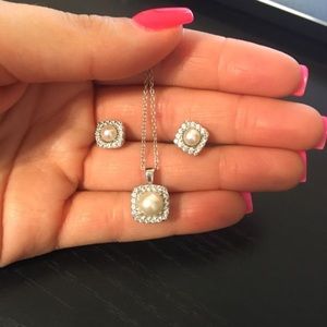 Zales Pearl and Diamond Necklace and Earring Set